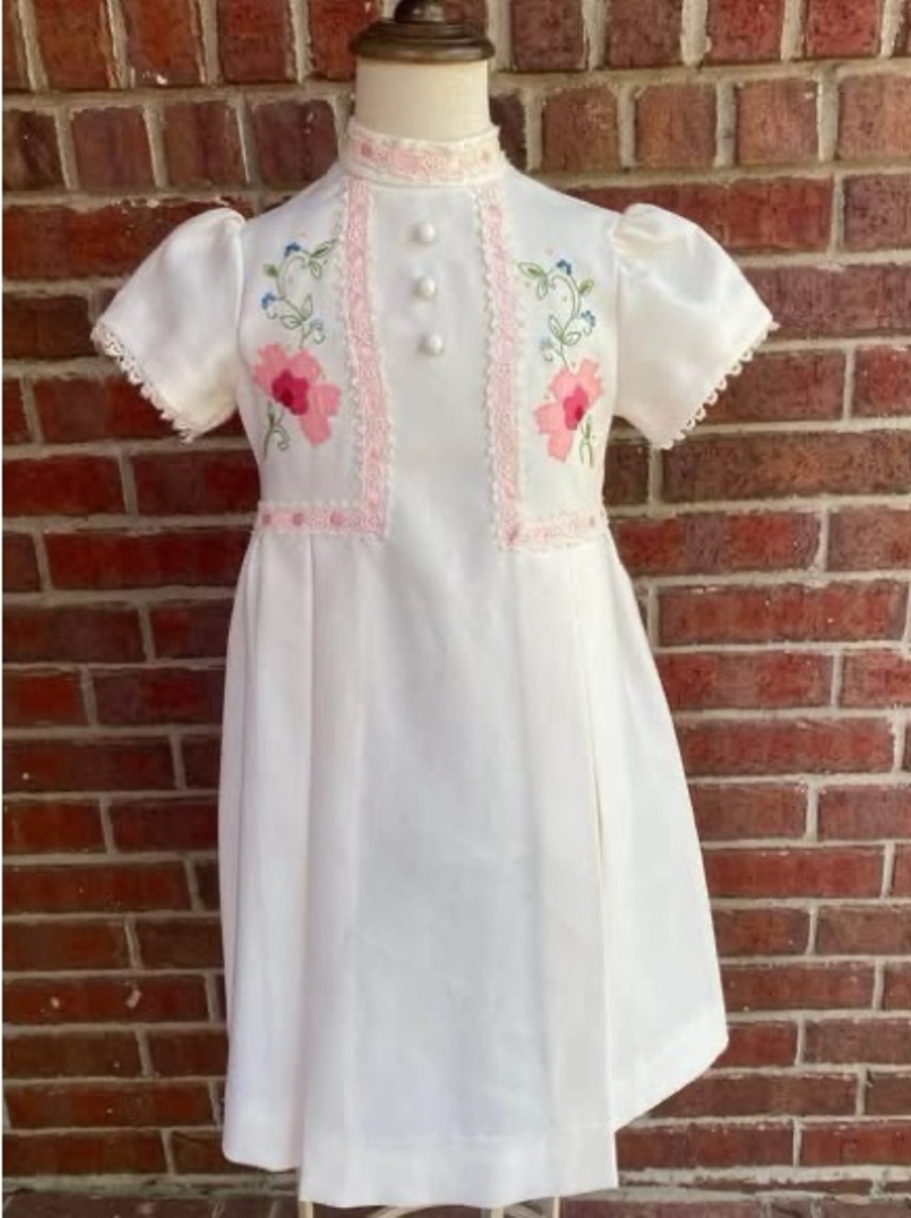 Like New Girls’ “Beautique” Brand Ivory Vintage Dress size 5/6/7